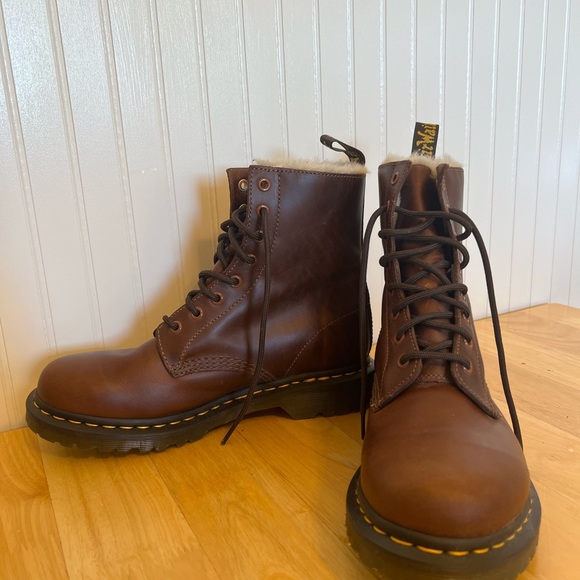 Doc Marten 1460 Serena Women’s Faux Fur Lined Leather Boots / Tan Farrier / 9 - Picture 2 of 8